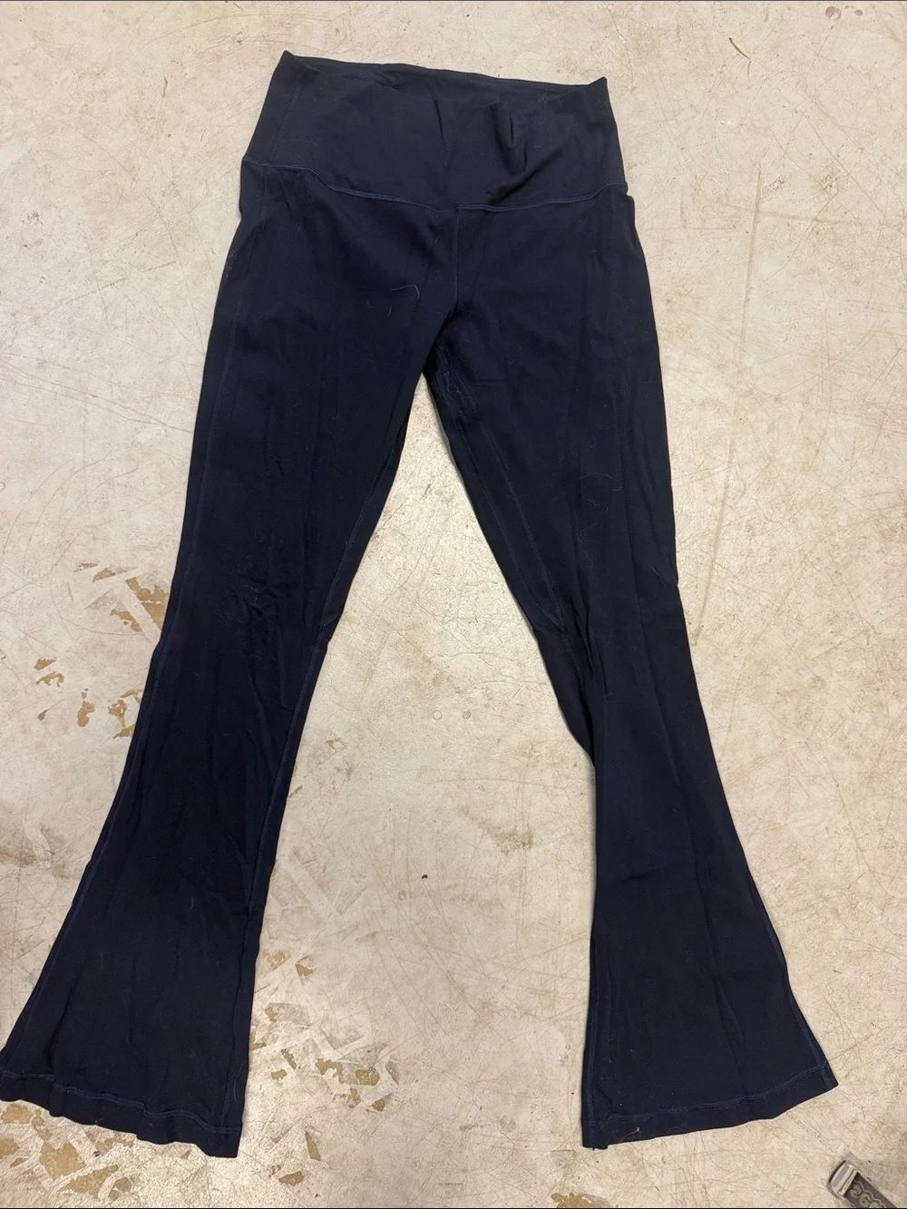 Navy Blue Lululemon Leggings Excellent Condition - Size 10 - Flared Bottom